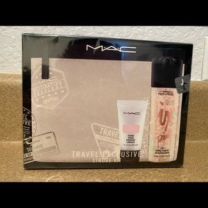 MAC Travel Exclusive Strobe Kit